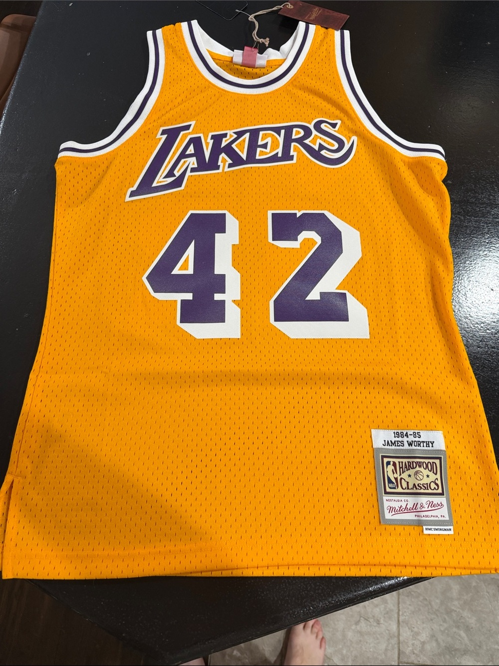 Mitchell & Ness Lakers #42 Worthy Jersey - Gold & Purple